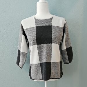Max Studio Black and White Sweater